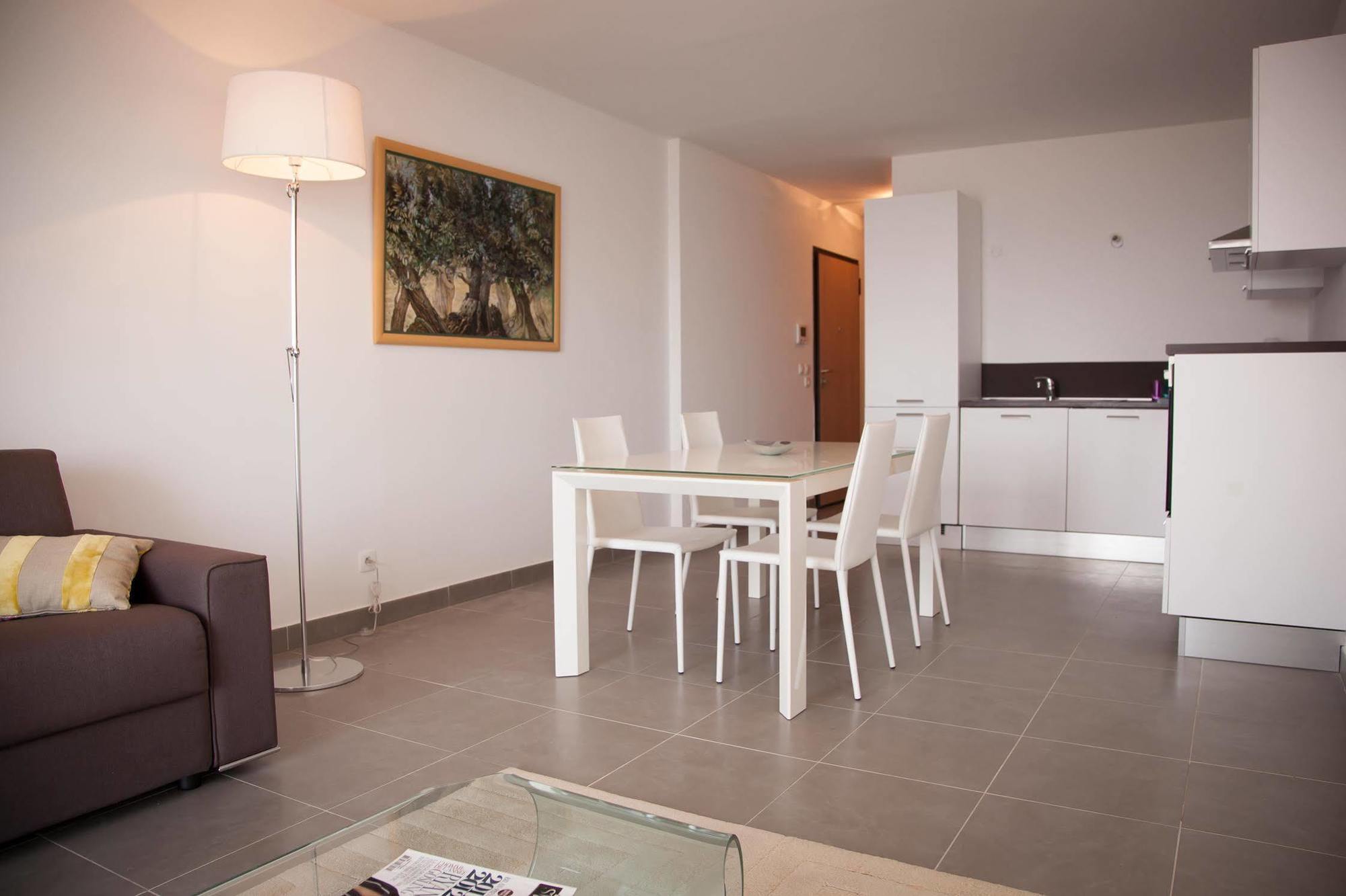 Residence Villa Tyrrenia Macinaggio  Bagian luar foto